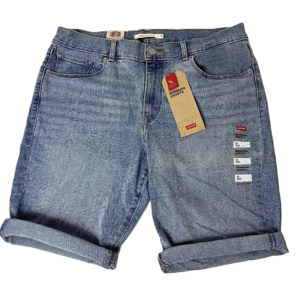 Levi’s Sculpt Hi Rise  Bermuda shorts soft light wash Size 12 W31 NWT